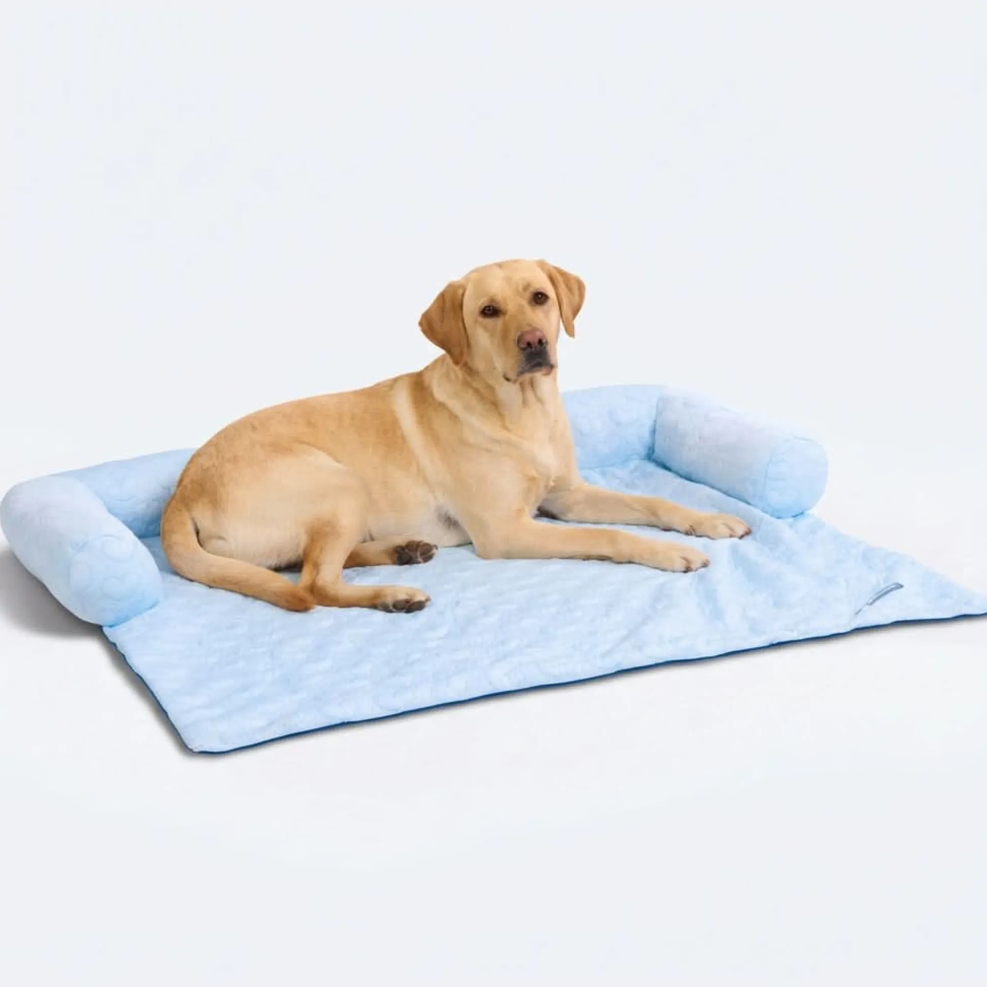 Frostcore™ Cooling Couch Cover Dog Bed - Hearts Blue